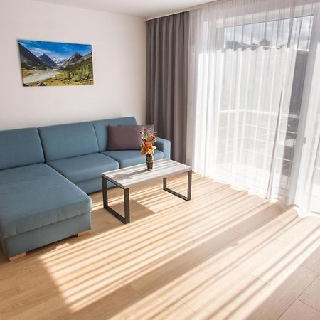 City Apartment Poprad Bagian luar foto
