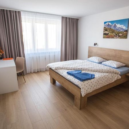 City Apartment Poprad Bagian luar foto