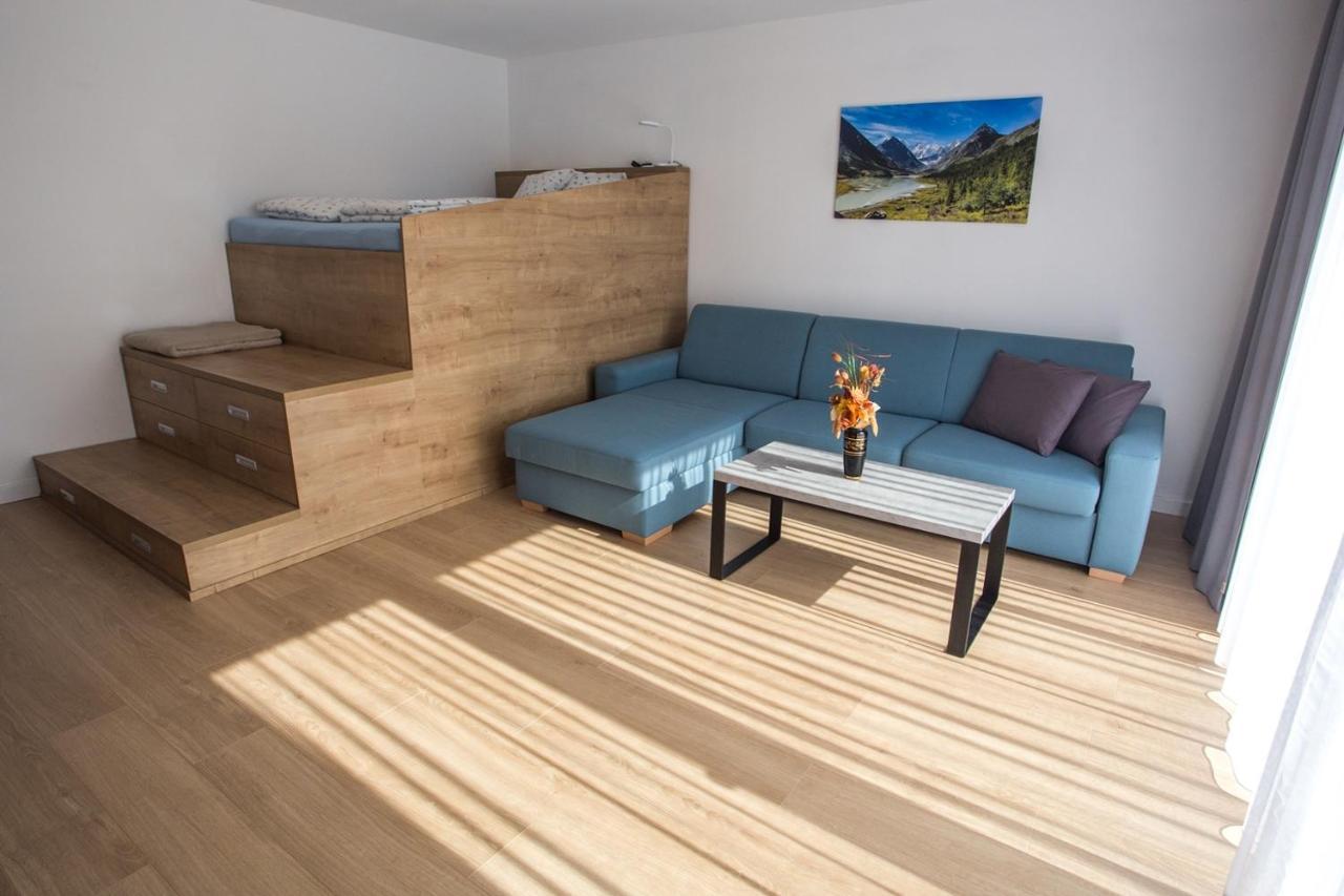 City Apartment Poprad Bagian luar foto