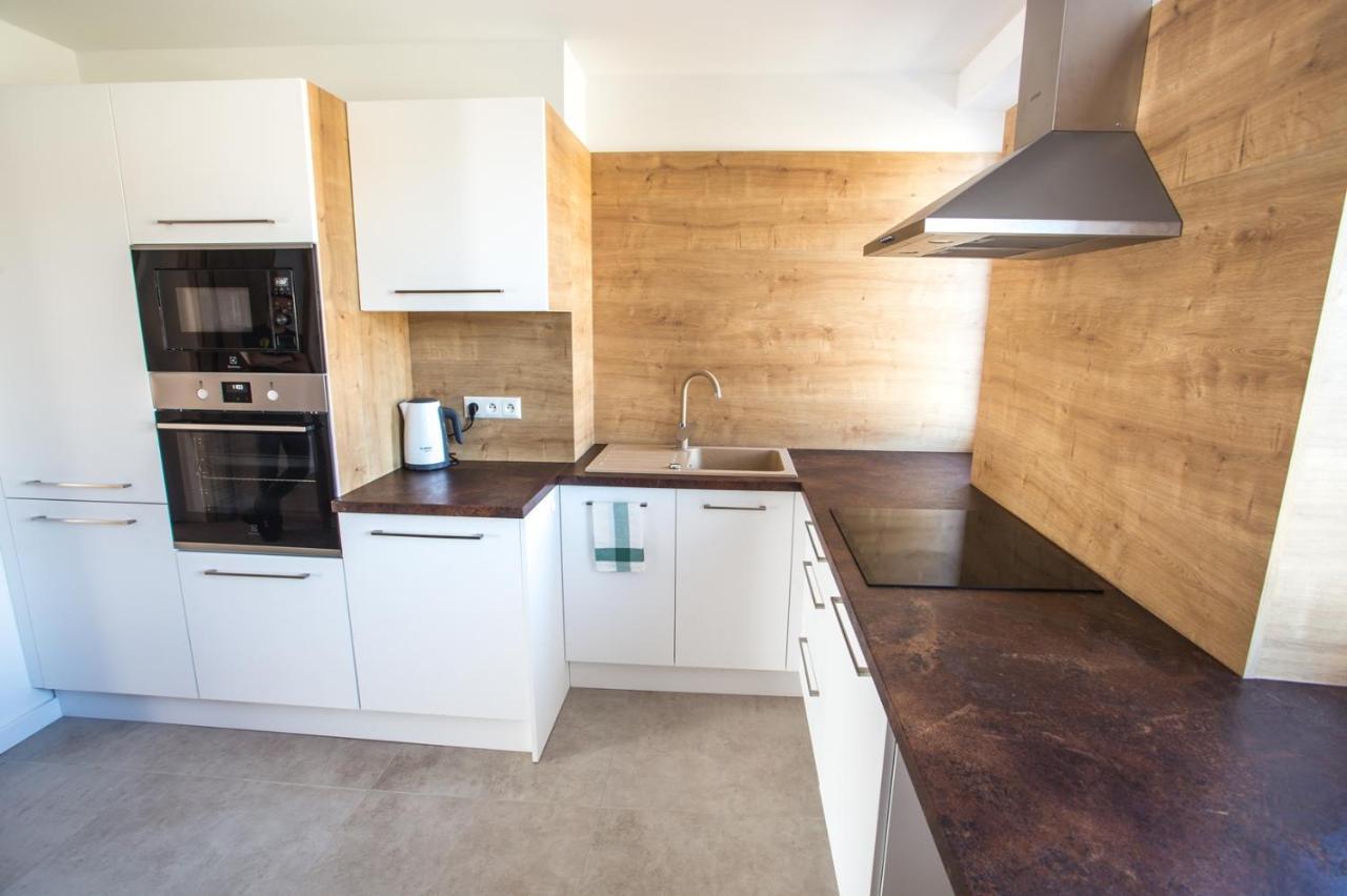 City Apartment Poprad Bagian luar foto