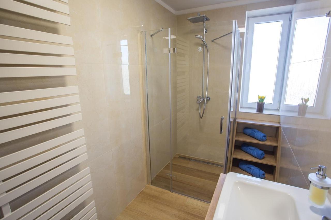 City Apartment Poprad Bagian luar foto