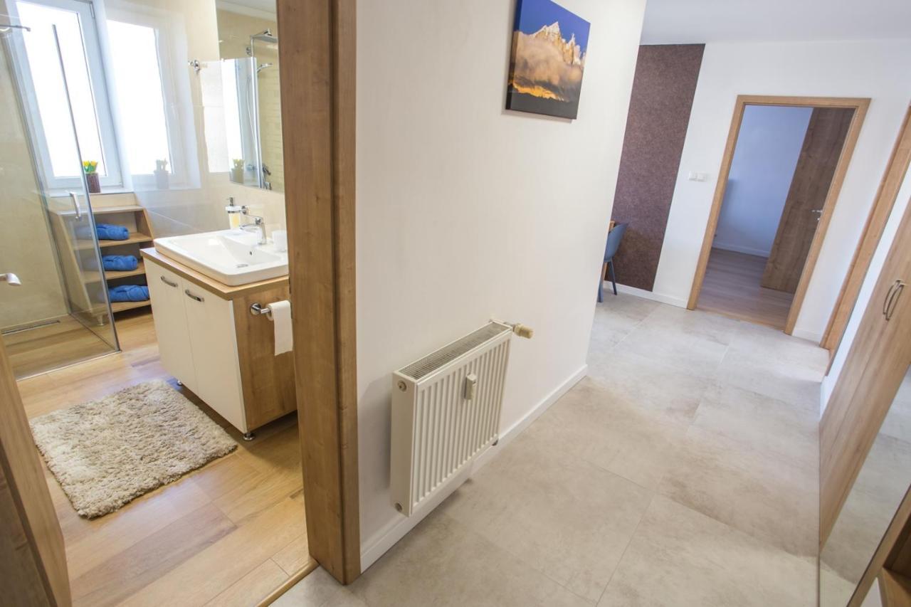City Apartment Poprad Bagian luar foto
